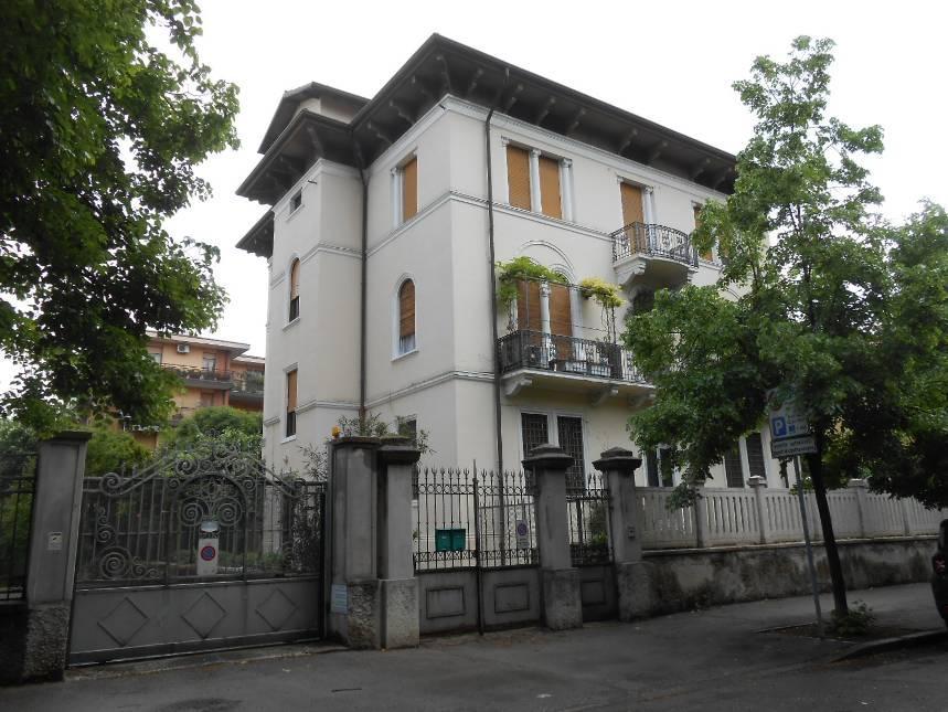 immobile appartamento all'asta in Via Carlo Ederle n 14 - 37126 Verona (VR) - 3