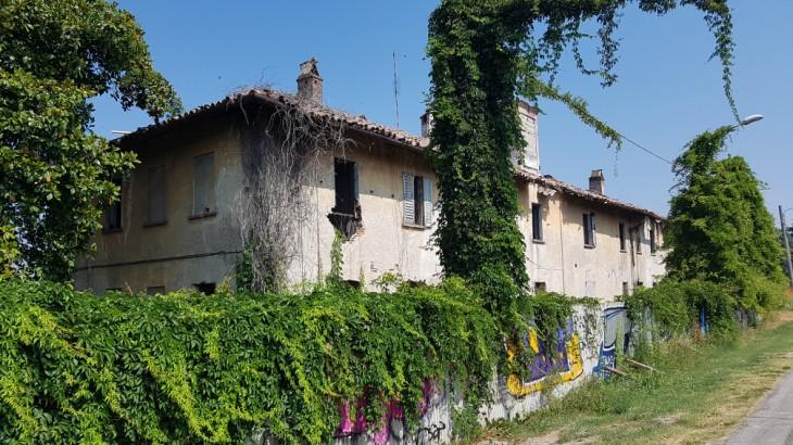 immobile casa singola all'asta in Via Alzaia Naviglio Pavese 3-4-5 Zibido San Giacomo (MI) - 1