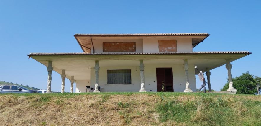 immobile casa singola all'asta in Contrada Piano da Capo - Madonna della Croce Castiglione a Casauria (PE) - 1