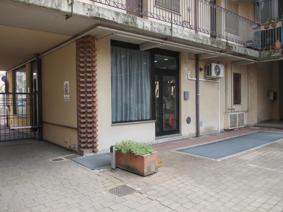 immobile negozio all'asta in Via Umberto Primo nr 5 - 20042 Pessano con Bornago (MI) - 4