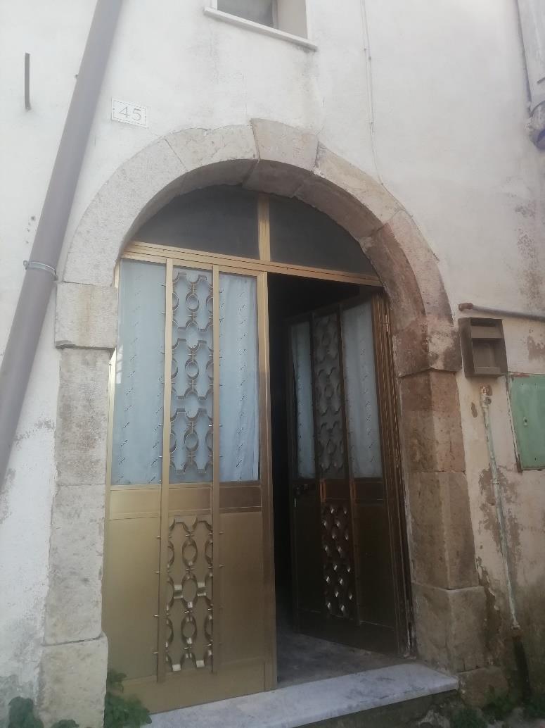 immobile rustico all'asta in Via Pietro Perrone, 41 - 71026 Deliceto (FG) - 1
