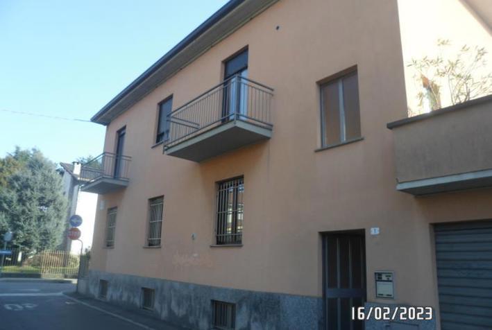 immobile appartamento all'asta in Via Monfalcone 1 e 3/5 - 20061 Carugate (MI) - 1