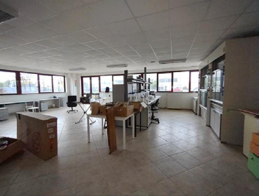 immobile attivita commerciale all'asta in Via Trattato di Schngen 7 - 15067 Novi Ligure (AL) - 1