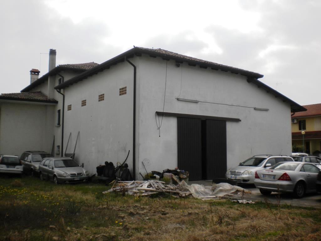 immobile appartamento all'asta in Via della Repubblica n 20 - 31040 Treviso (TV) - 5