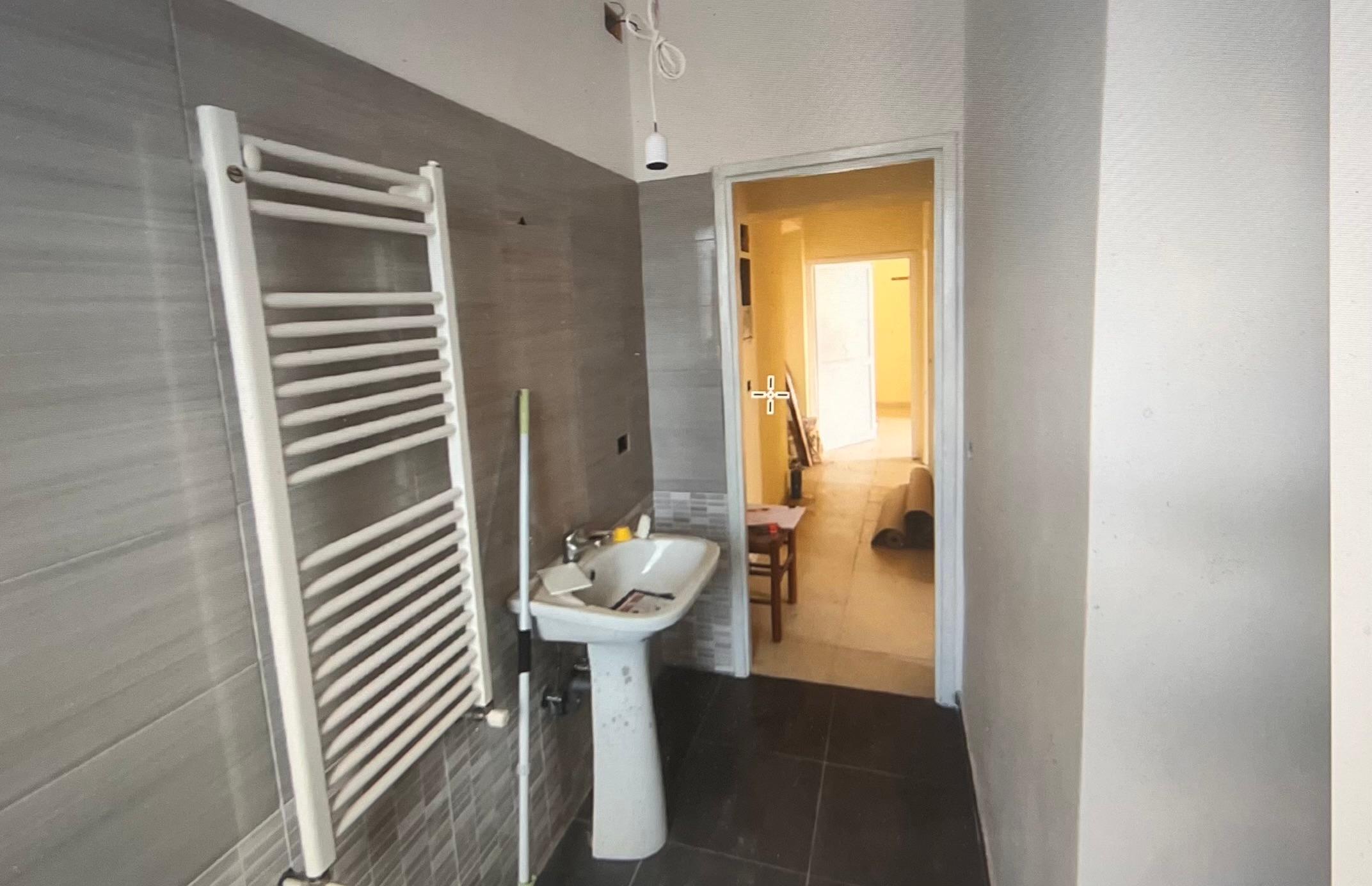 immobile appartamento all'asta in via della Chiesa Vecchia n 5-9 - 02032 Fara in Sabina (RI) - 3