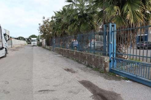 immobile attivita commerciale all'asta in Via Salvatore Piccolo - 80014 Giugliano in Campania (NA) - 4