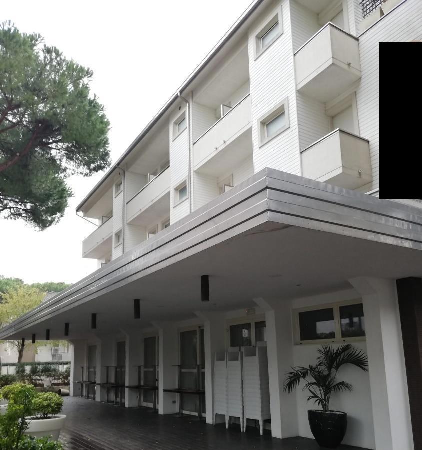 immobile hotel - albergo all'asta in Milano Marittima, Viale Francesco Baracca, 4 - 48015 Cervia (RA) - 2