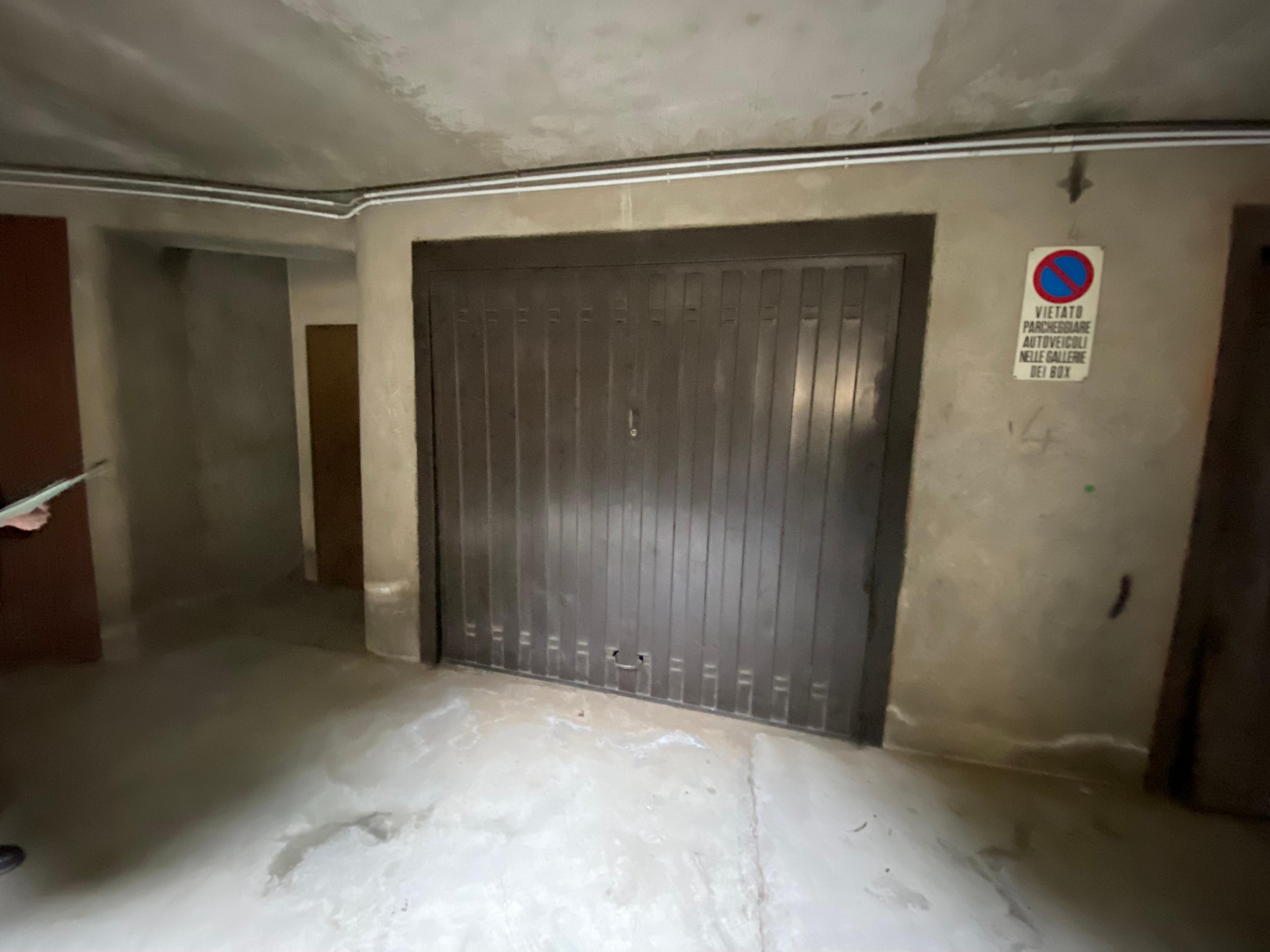 immobile garage all'asta in Via Santa Maria delle Selve 3 - 20853 Biassono (MB) - 1