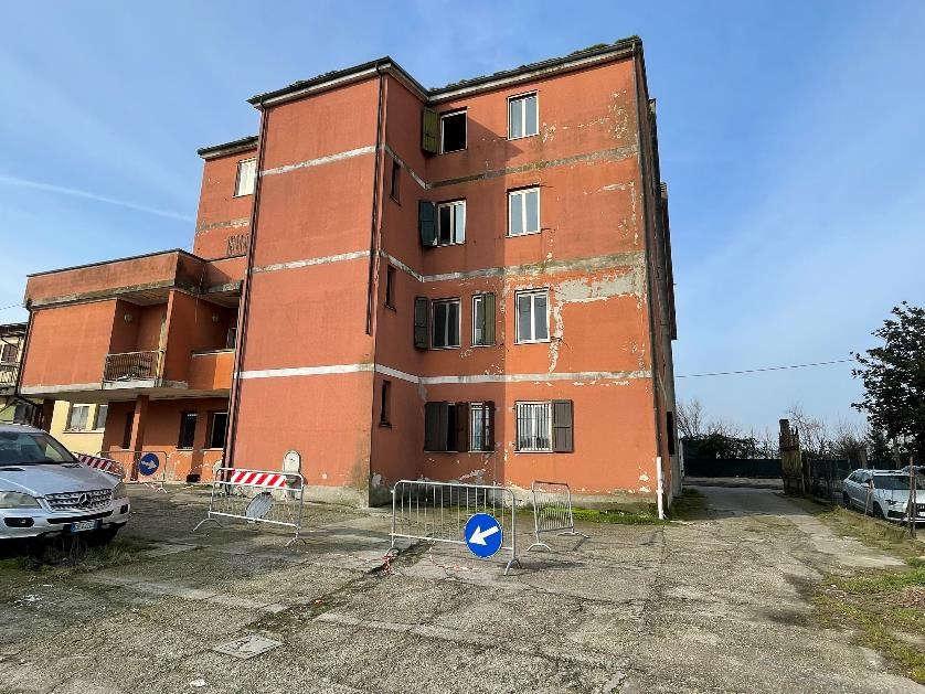 immobile appartamento all'asta in Localita' Lambrinia - Via Mariotto 21 - 27013 Chignolo Po (PV) - 4