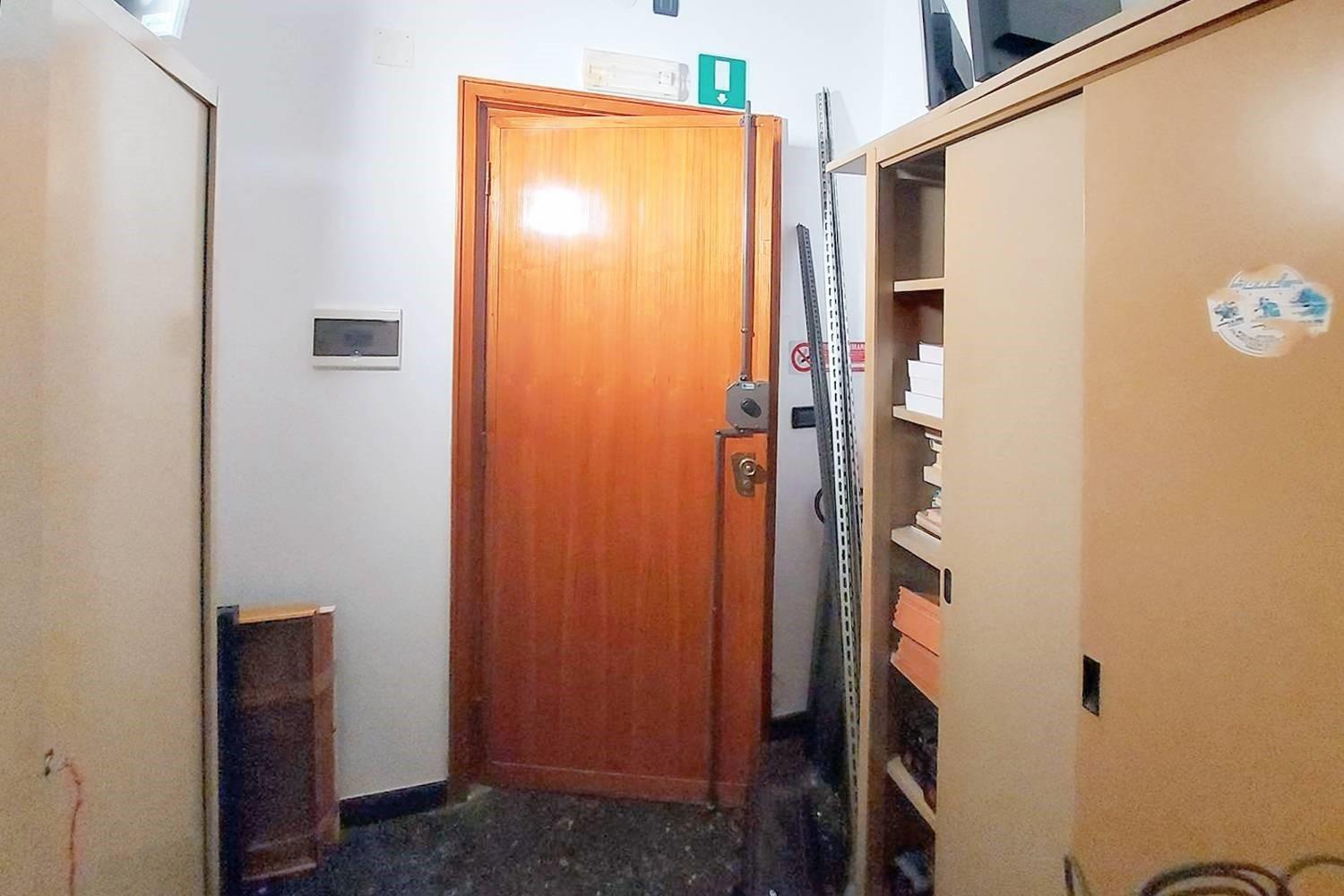 immobile ufficio all'asta in piazza de marini, n 3 - 16121 Genova (GE) - 4