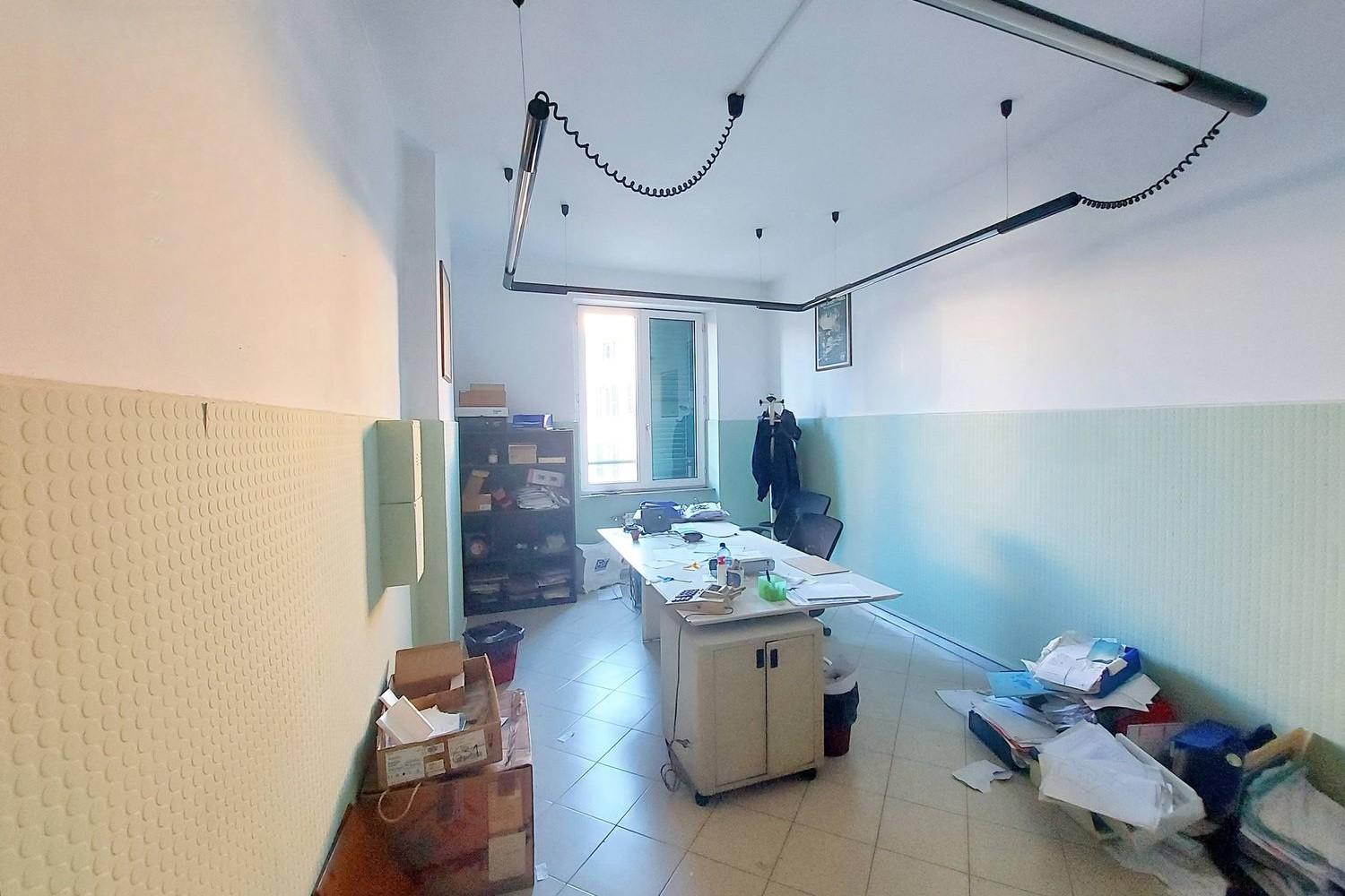 immobile ufficio all'asta in piazza de marini, n 3 - 16121 Genova (GE) - 2