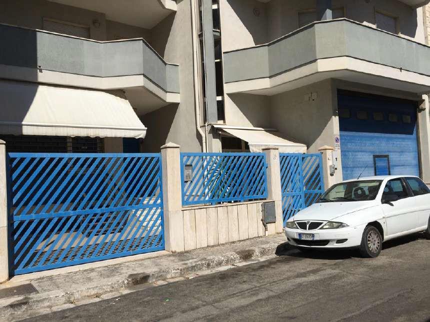 immobile negozio all'asta in VIA RE DI PUGLIA N 4 Novoli (LE) - 1