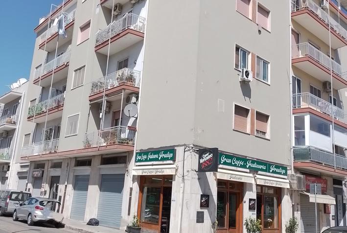 immobile appartamento all'asta in Via Daunia (quartiere Commenda) 39 - 72100 Brindisi (BR) - 1