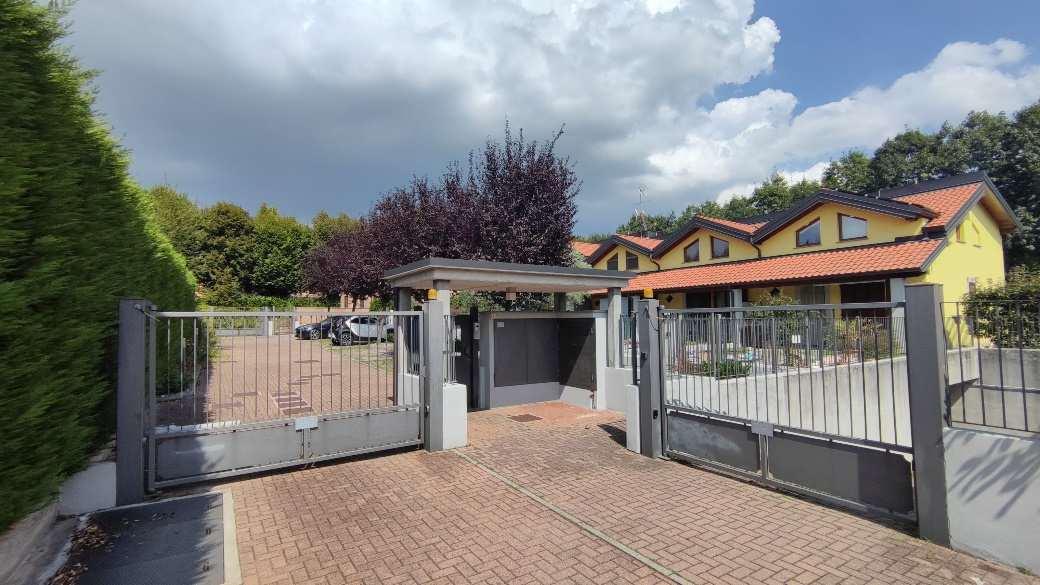 immobile garage all'asta in Via DONATORI DI SANGUE , 39 Lesmo (MB) - 1