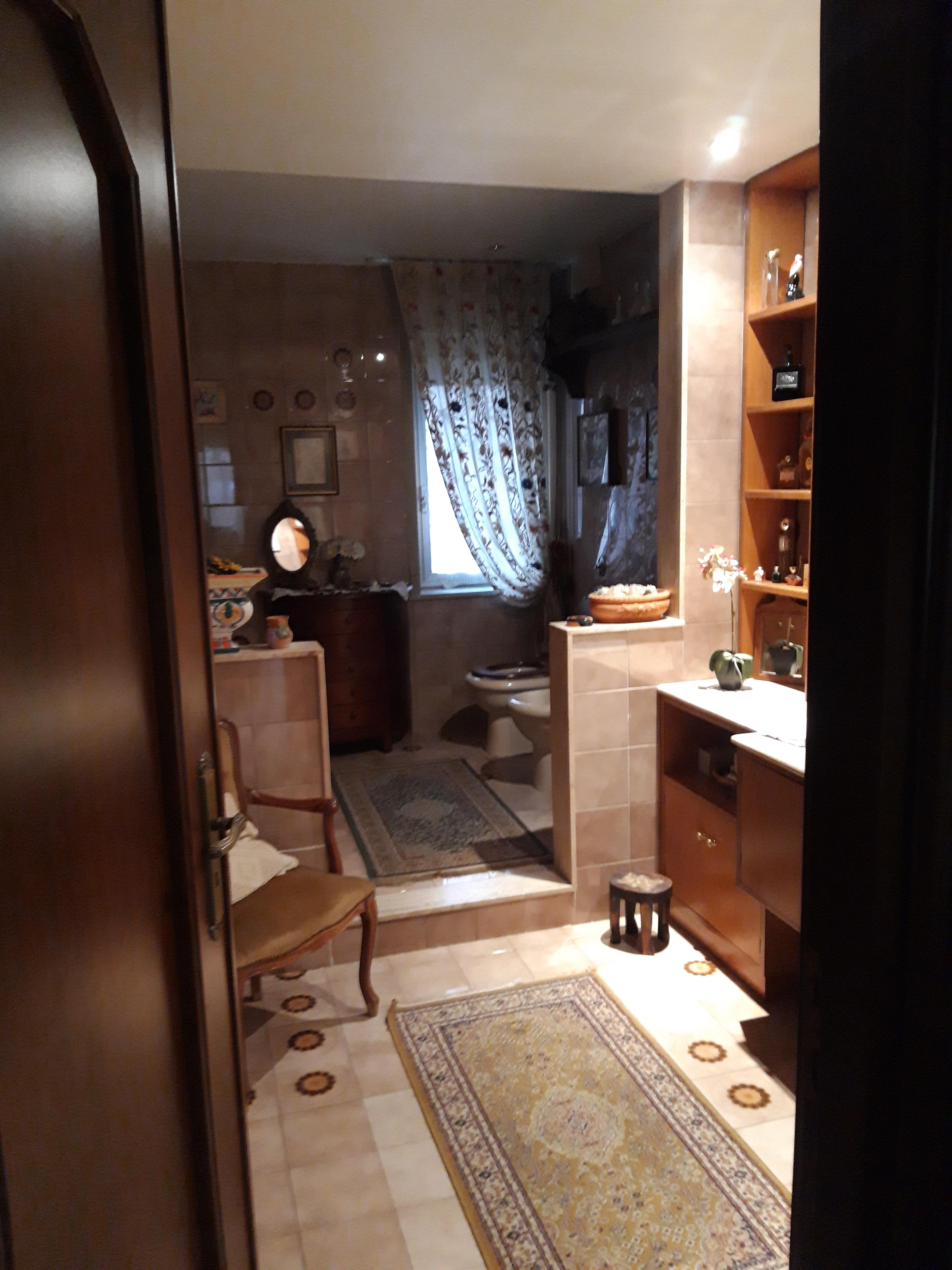 immobile appartamento all'asta in Via Gregorio Ugdulena, n 7 - 90100 Palermo (PA) - 1