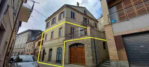 immobile attivita commerciale all'asta in via G Garibaldi n19 - 63065 Ripatransone (AP) - 1