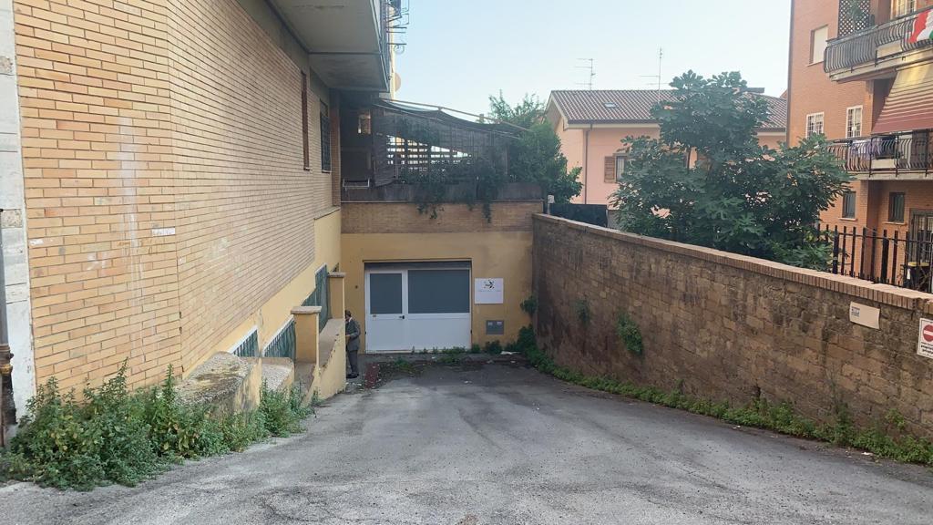 immobile garage all'asta in VIA ENRICO DE NICOLA N 15 (VIA DEL MATTATOIO N 212) - 00045 Genzano di Roma (RM) - 1