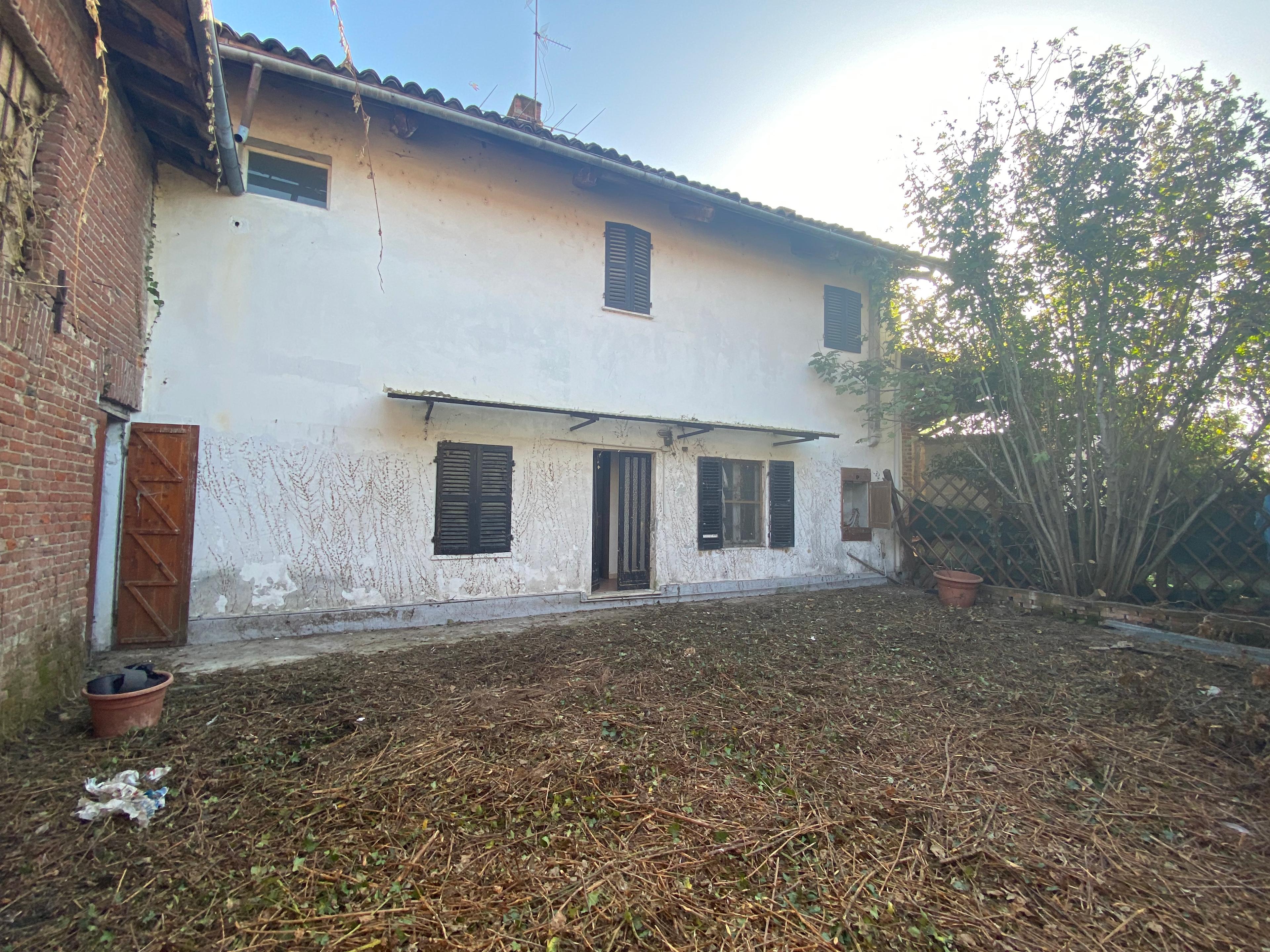 immobile appartamento all'asta in Frazione San Genuario, Via Ferrarini nn 10-12 - 13044 Crescentino (VC) - 1