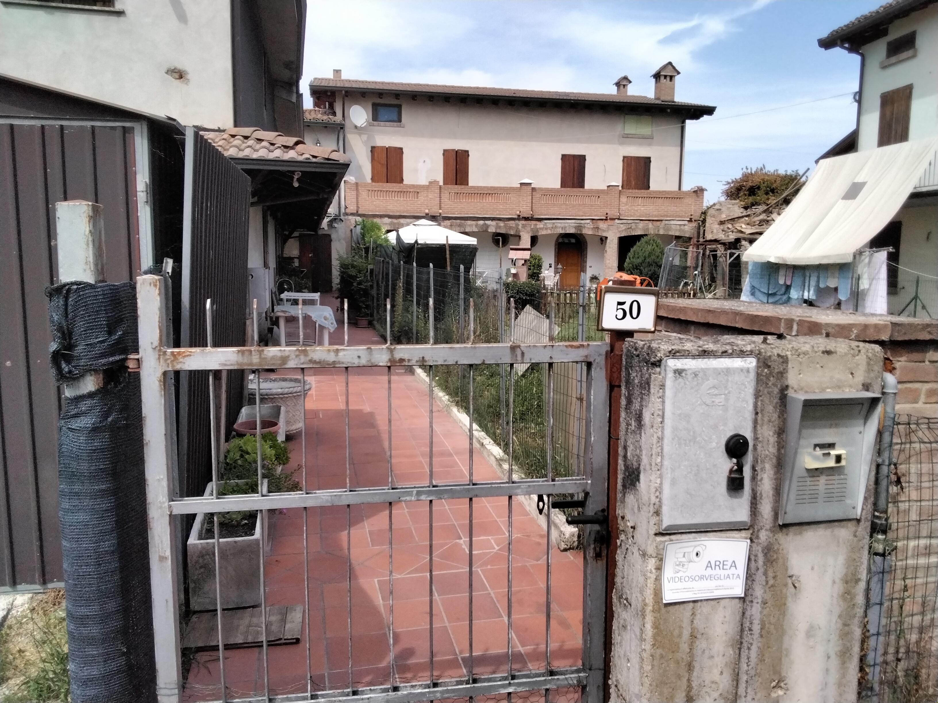 immobile casa singola all'asta in Via Case Melli, 48-50 - 42024 Castelnovo di Sotto (RE) - 1