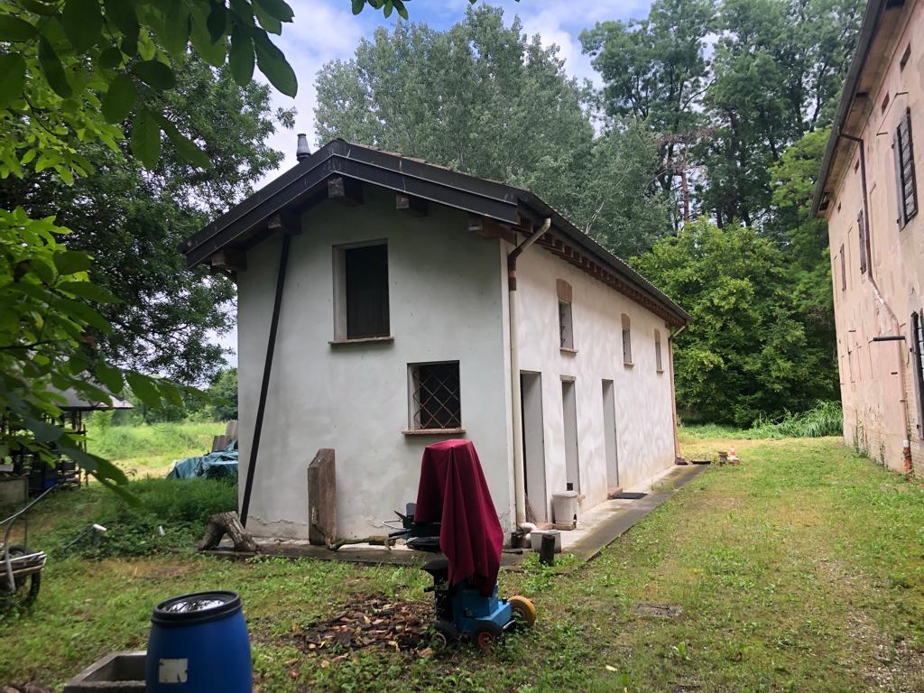 immobile terreno all'asta in Via per Reggio, 30-32 - 42015 Correggio (RE) - 3