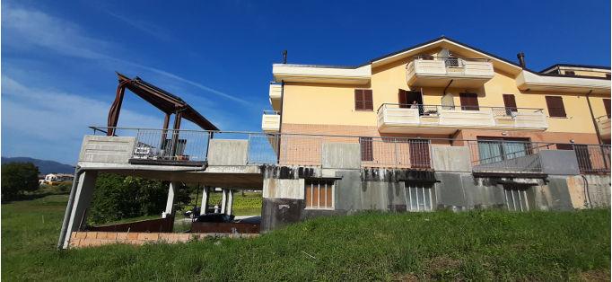 immobile magazzino all'asta in Via Montale 40 - 62022 Castelraimondo (MC) - 2