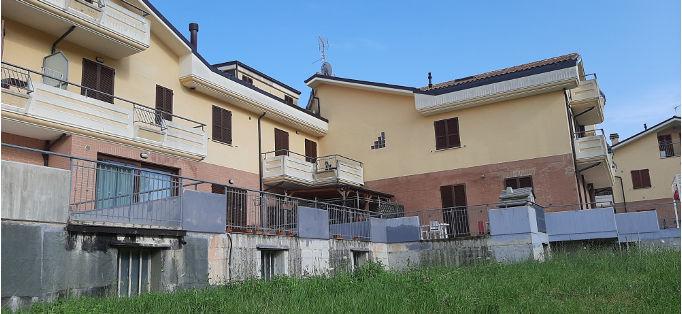 immobile garage all'asta in Via Montale 40 - 62022 Castelraimondo (MC) - 1