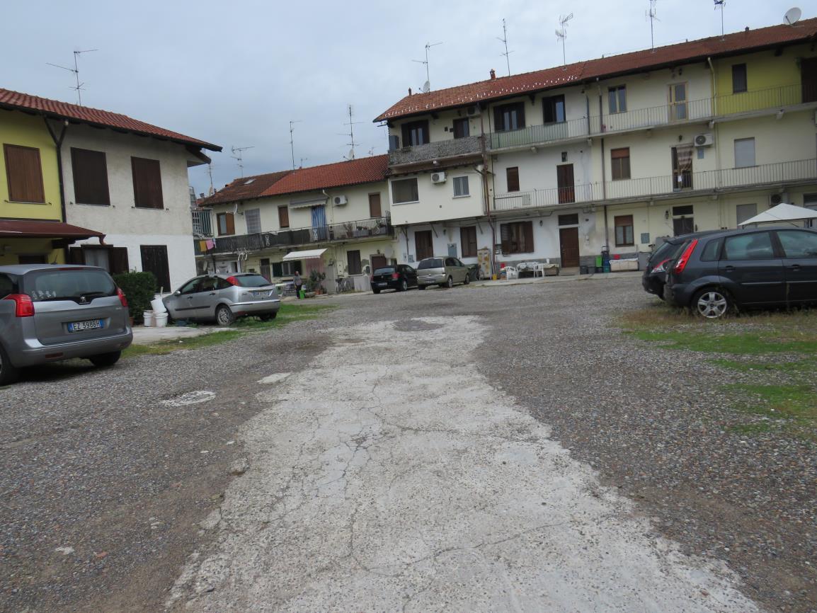 immobile appartamento all'asta in via cascina brughiera 11 Bareggio (MI) - 2