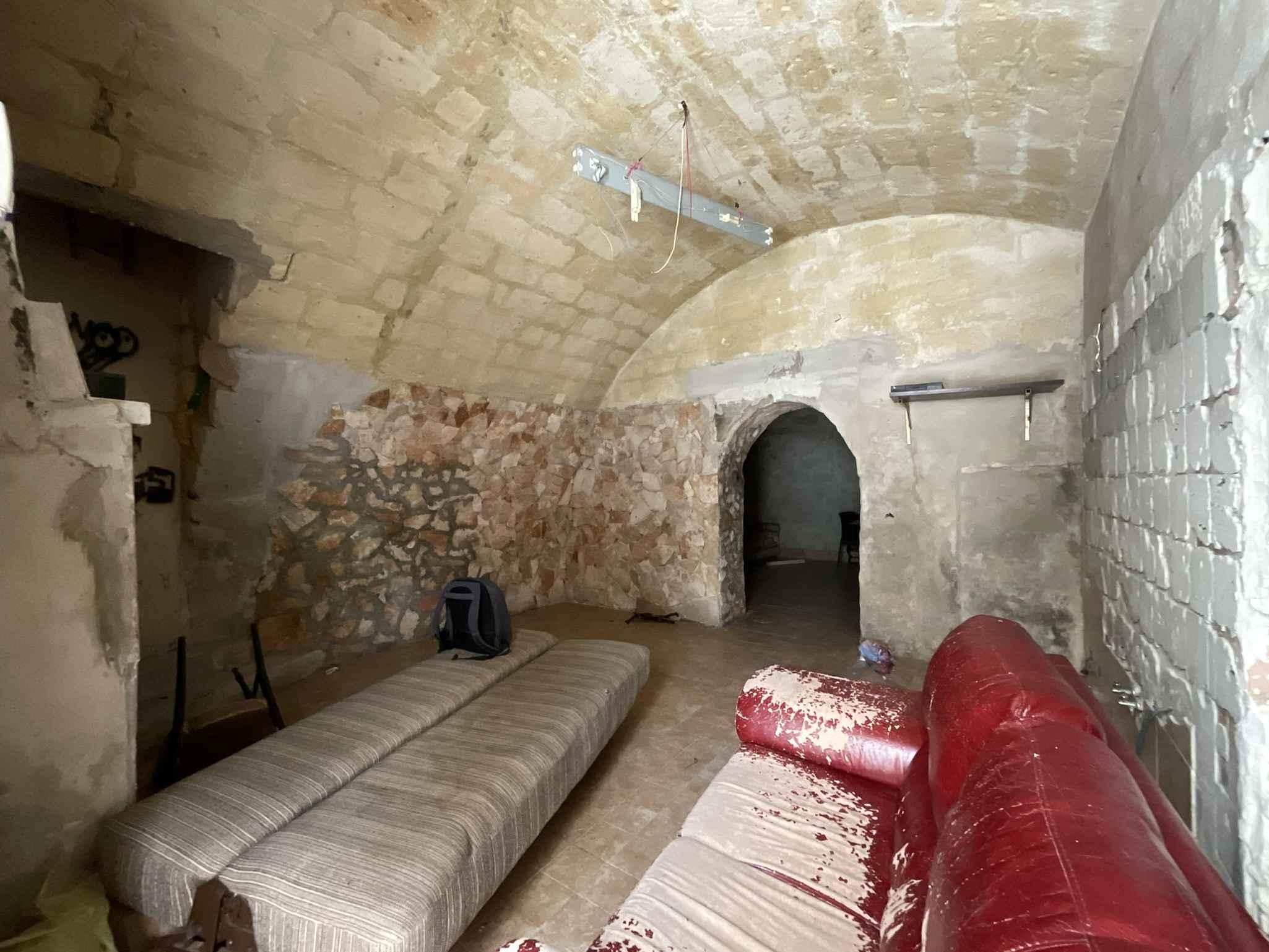 immobile appartamento all'asta in Via Doge Antonio Grimani nn6-8 - 76012 Canosa di Puglia (BT) - 4