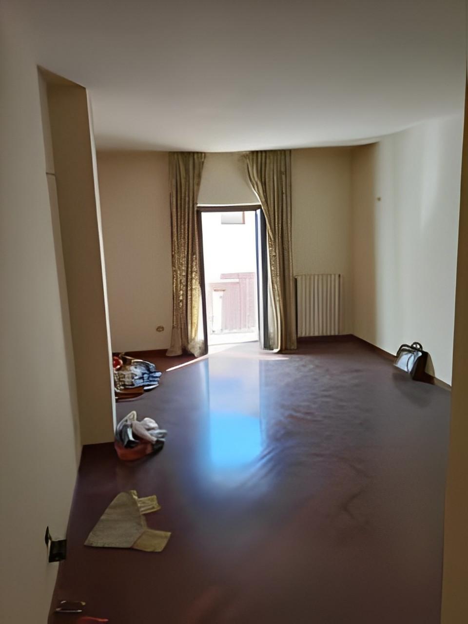 immobile TRILOCALE IN VENDITA ALL'ASTA IN VICOLO TRABUCCO, SALO' (BS) - 2