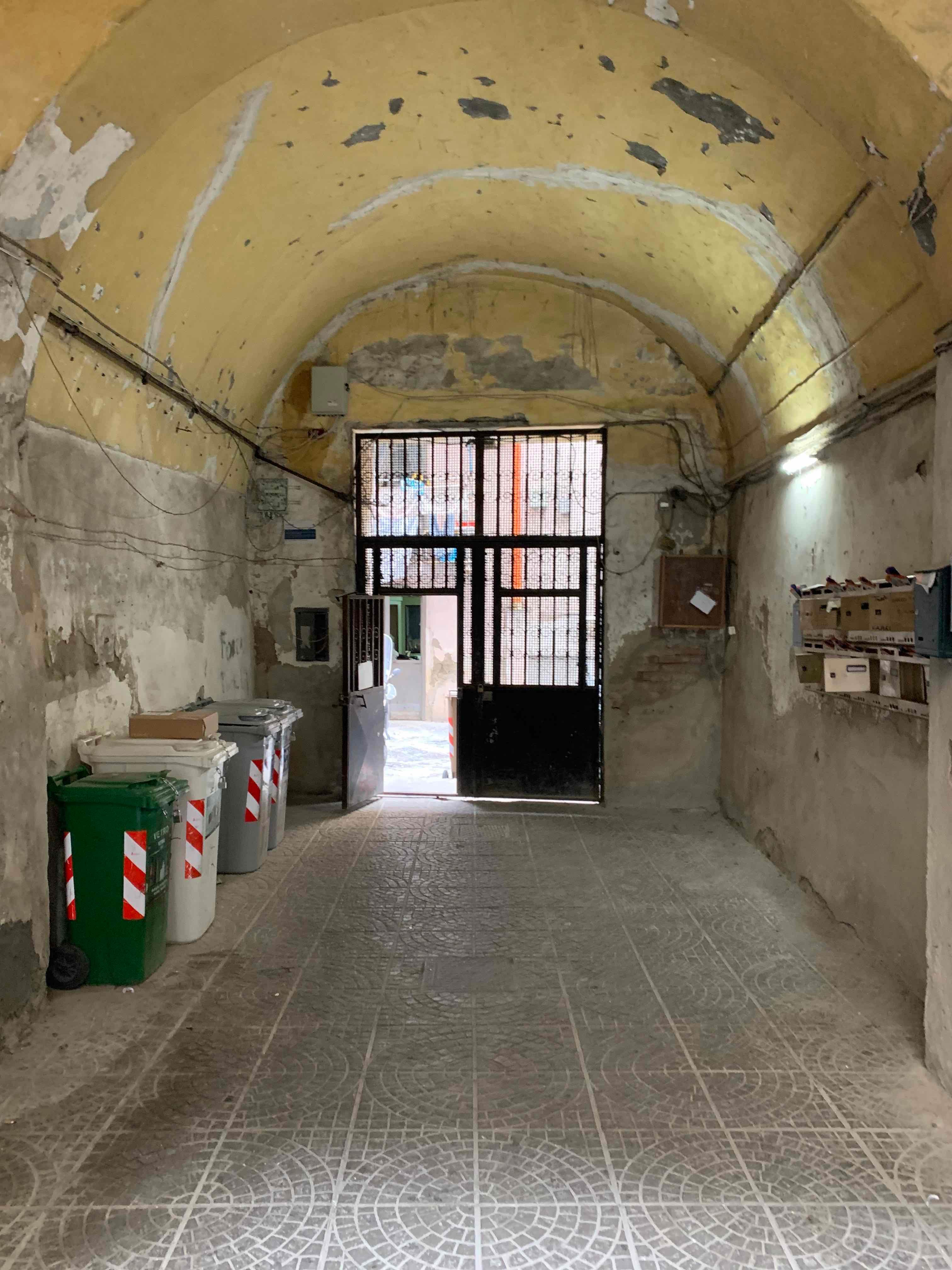 immobile appartamento all'asta in Napoli Vico Lammatari n 17 - 80137 Napoli (NA) - 1
