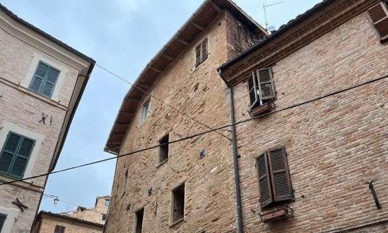 immobile appartamento all'asta in Via Trento snc - 62028 Sarnano (MC) - 1