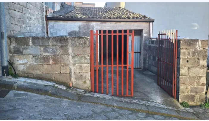 immobile magazzino all'asta in via piersanti mattarella, n 7 - 95035 Maletto (CT) - 1
