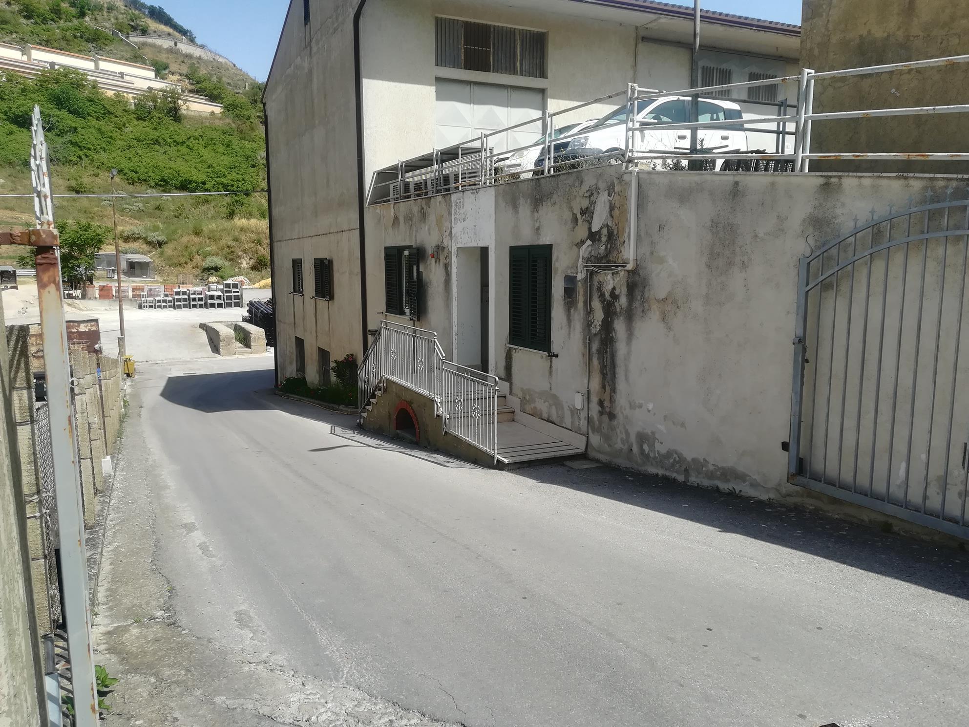 immobile ufficio all'asta in Via Cesare Mori 10 Gangi (PA) - 3