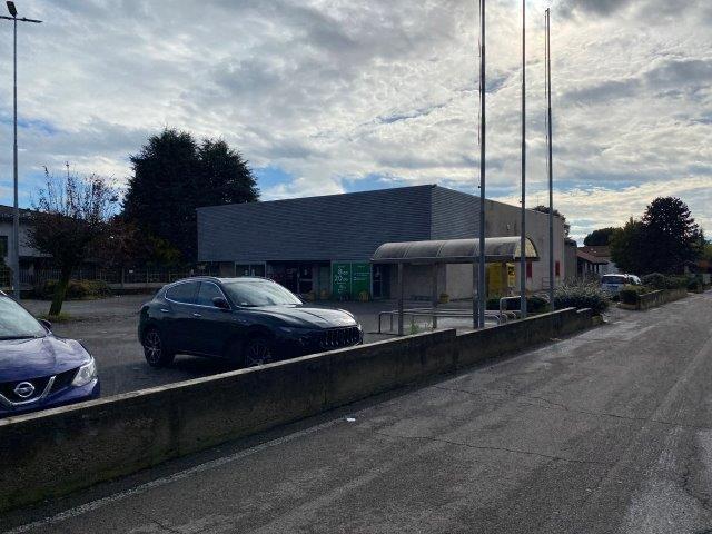 immobile attivita commerciale all'asta in Via XXV Aprile - 22070 Fenegrò (CO) - 4
