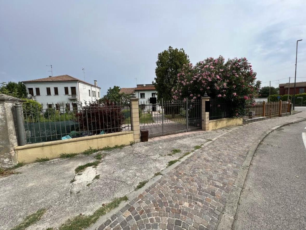 immobile appartamento all'asta in Via Trieste, 43 - 45030 Crespino (RO) - 1