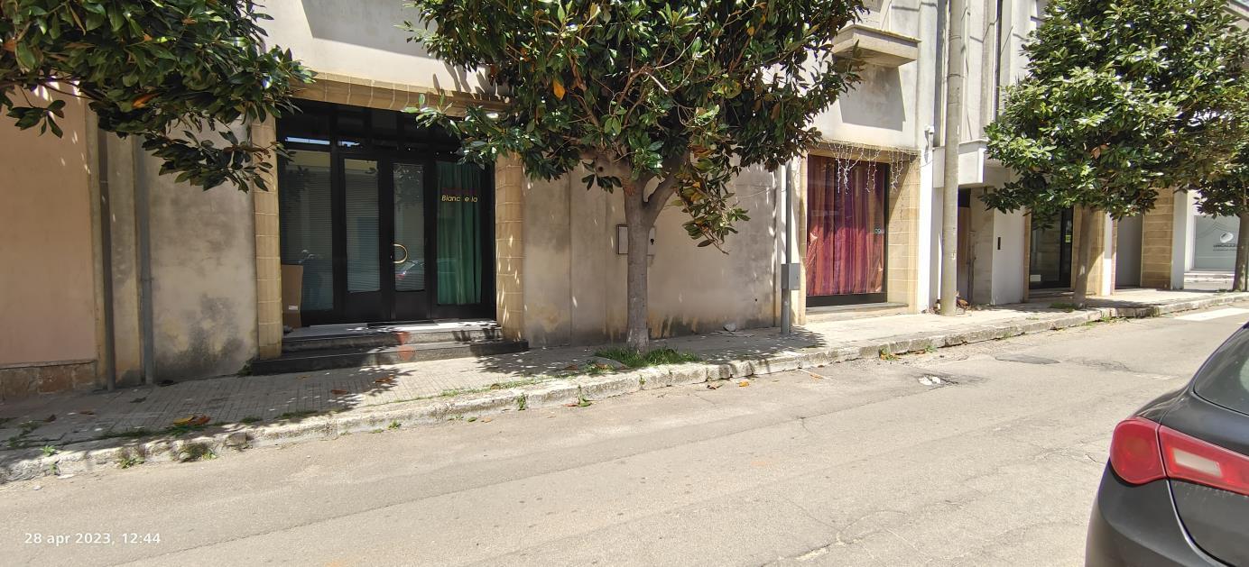 immobile negozio all'asta in Via del Mare n 38-38a-40a-40b - 73054 Presicce (LE) - 1