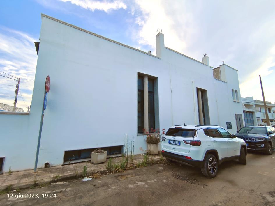 immobile attivita commerciale all'asta in Fraz Lido Marini - Cso Colombo n 13 - 73059 Ugento (LE) - 2