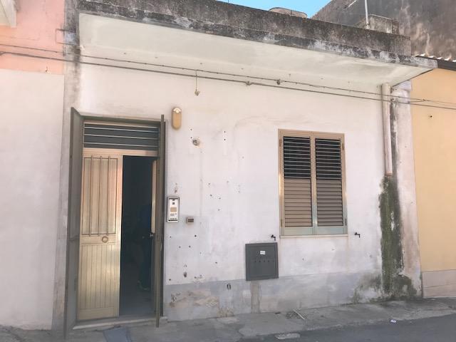 immobile appartamento all'asta in Via Abramo Lincoln nn 33-35 - 96018 Pachino (SR) - 1