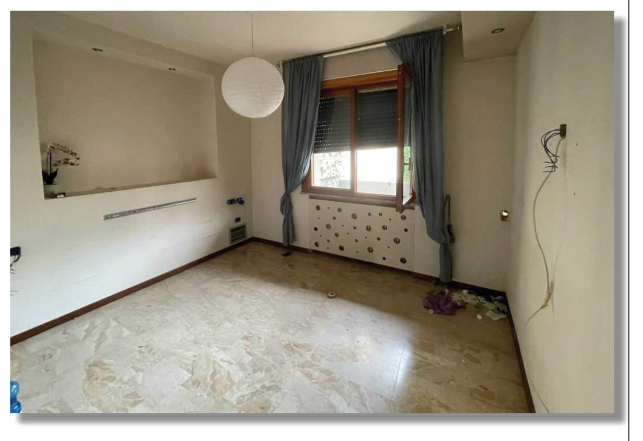 immobile TRILOCALE ALL'ASTA CON GARAGE IN VIA BERNINI, MIRA (VE) - 4