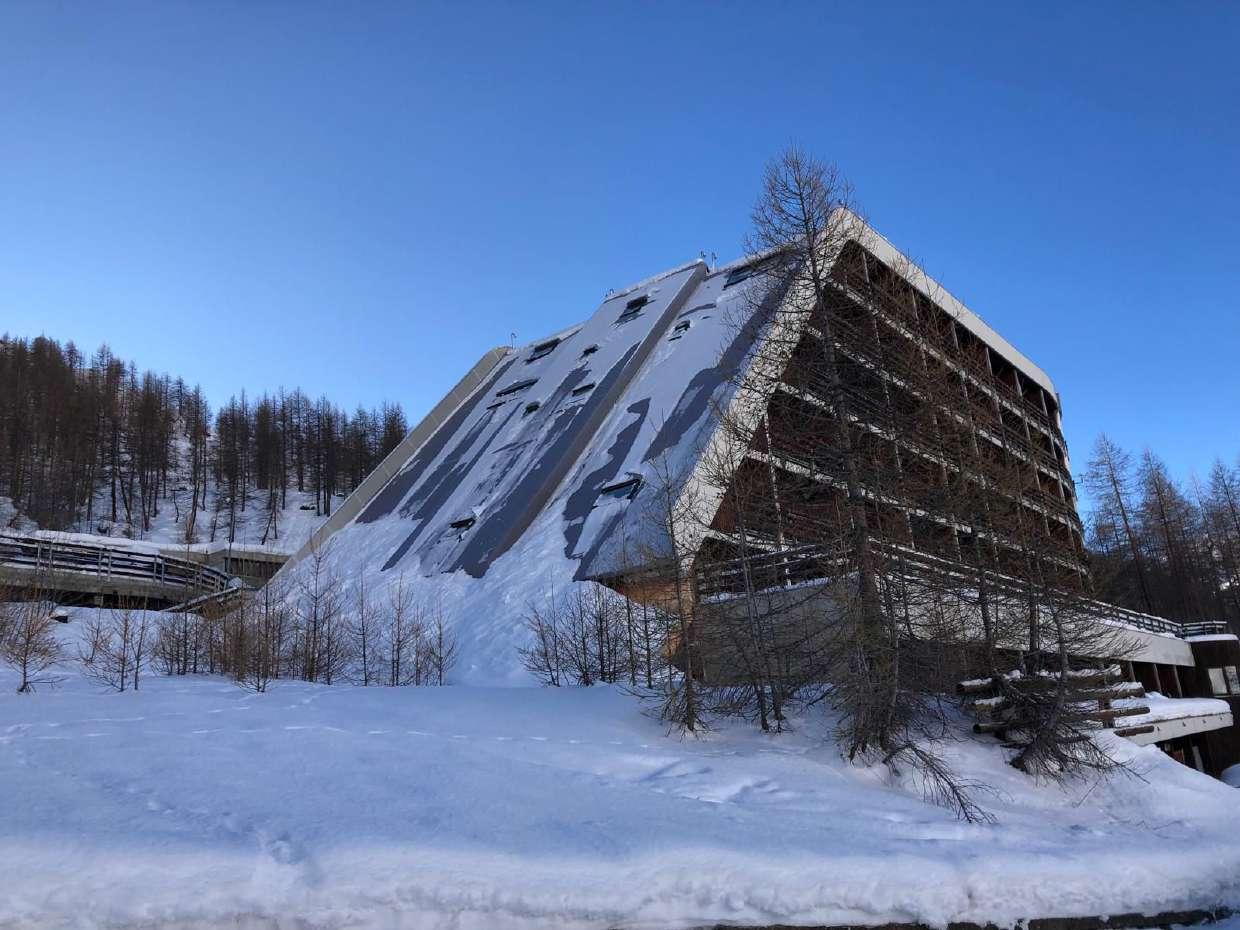 immobile appartamento all'asta in Frazione BREUIL - CERVINIA - LOC CIELO ALTO - STRADA PIOLET 38 - 11021 Valtournenche (AO) - 2