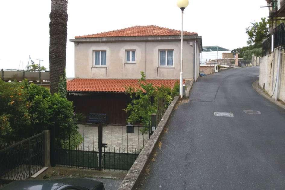 immobile appartamento all'asta in Via A Vespucci 9 - 18017 San Lorenzo al Mare (IM) - 1