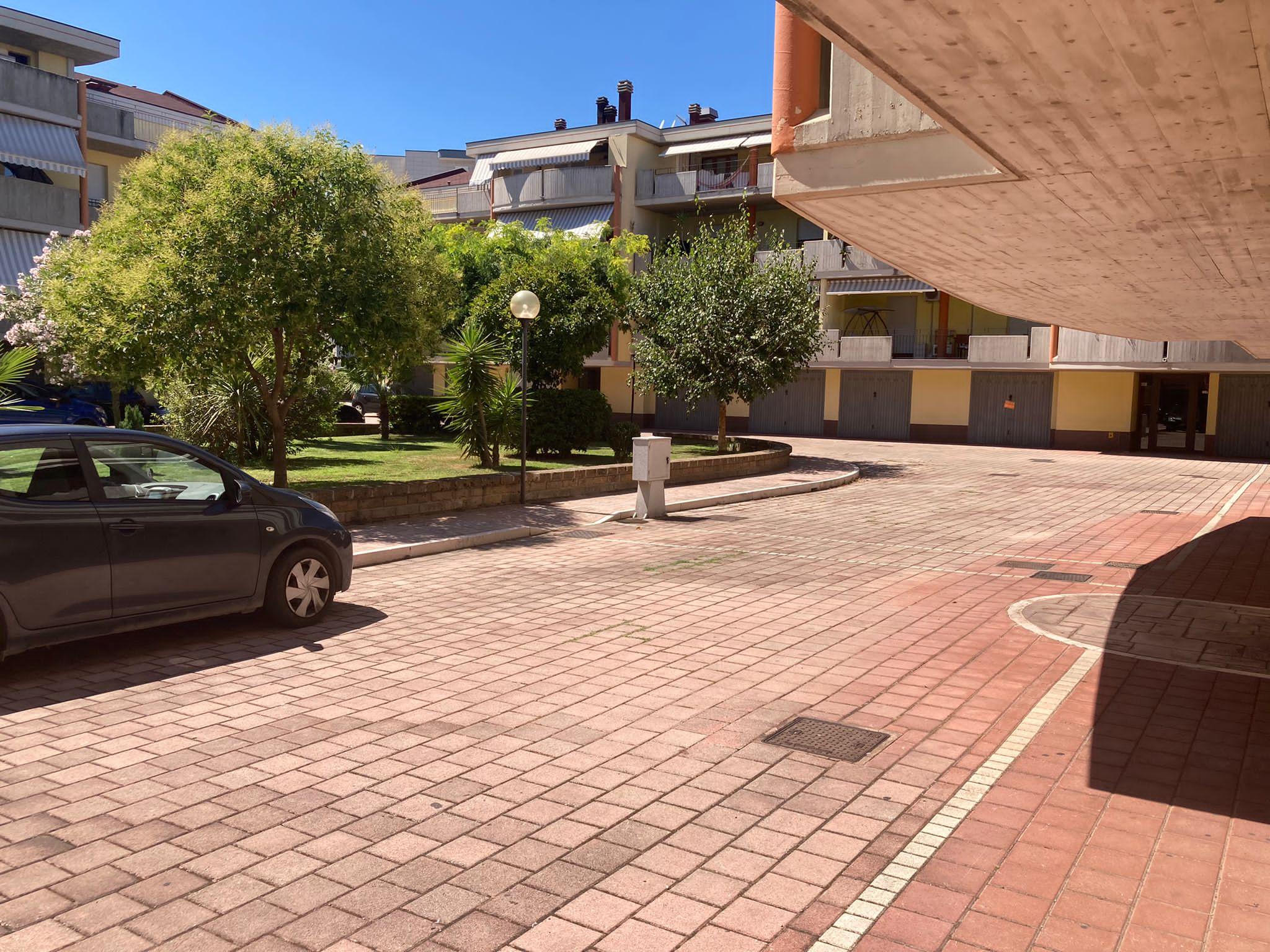 immobile posto auto all'asta in Via Nilo 22 - 65015 Montesilvano (PE) - 1