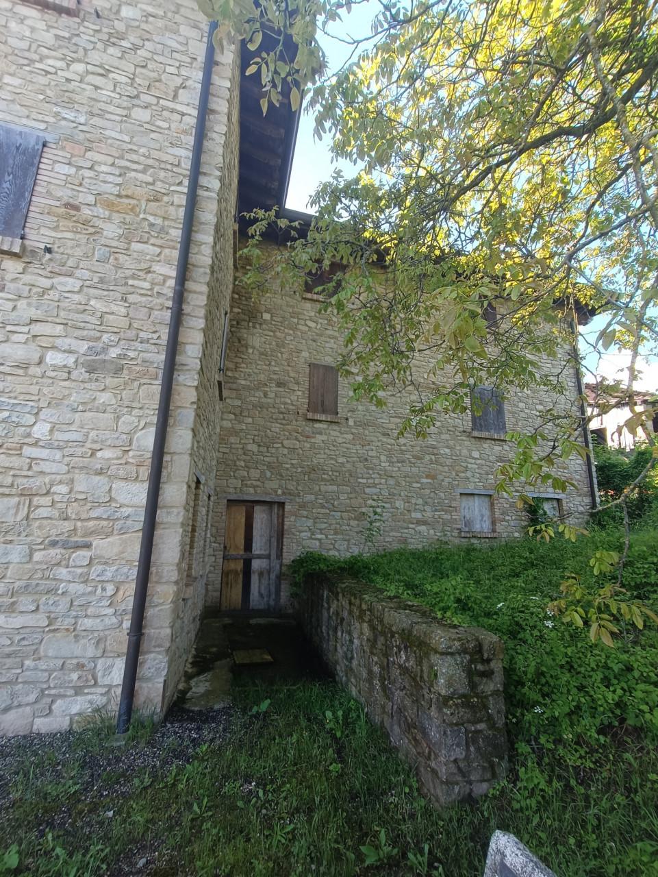immobile CASA SINGOLA ALL'ASTA IN STRADA SASSO,NEVIANO DEGLI ARDUINI (PR) - 2
