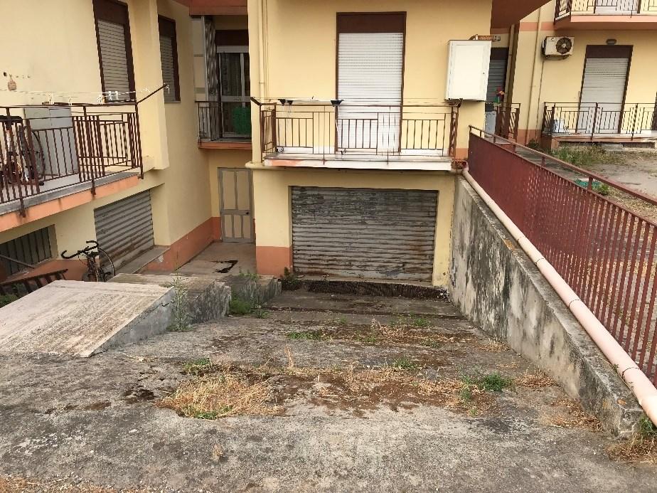 immobile negozio all'asta in Via Papa Giovanni XXIII snc - 98066 Patti (ME) - 1
