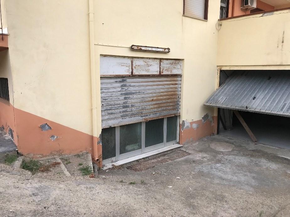 immobile negozio all'asta in Via Papa Giovanni XXIII snc - 98066 Patti (ME) - 2