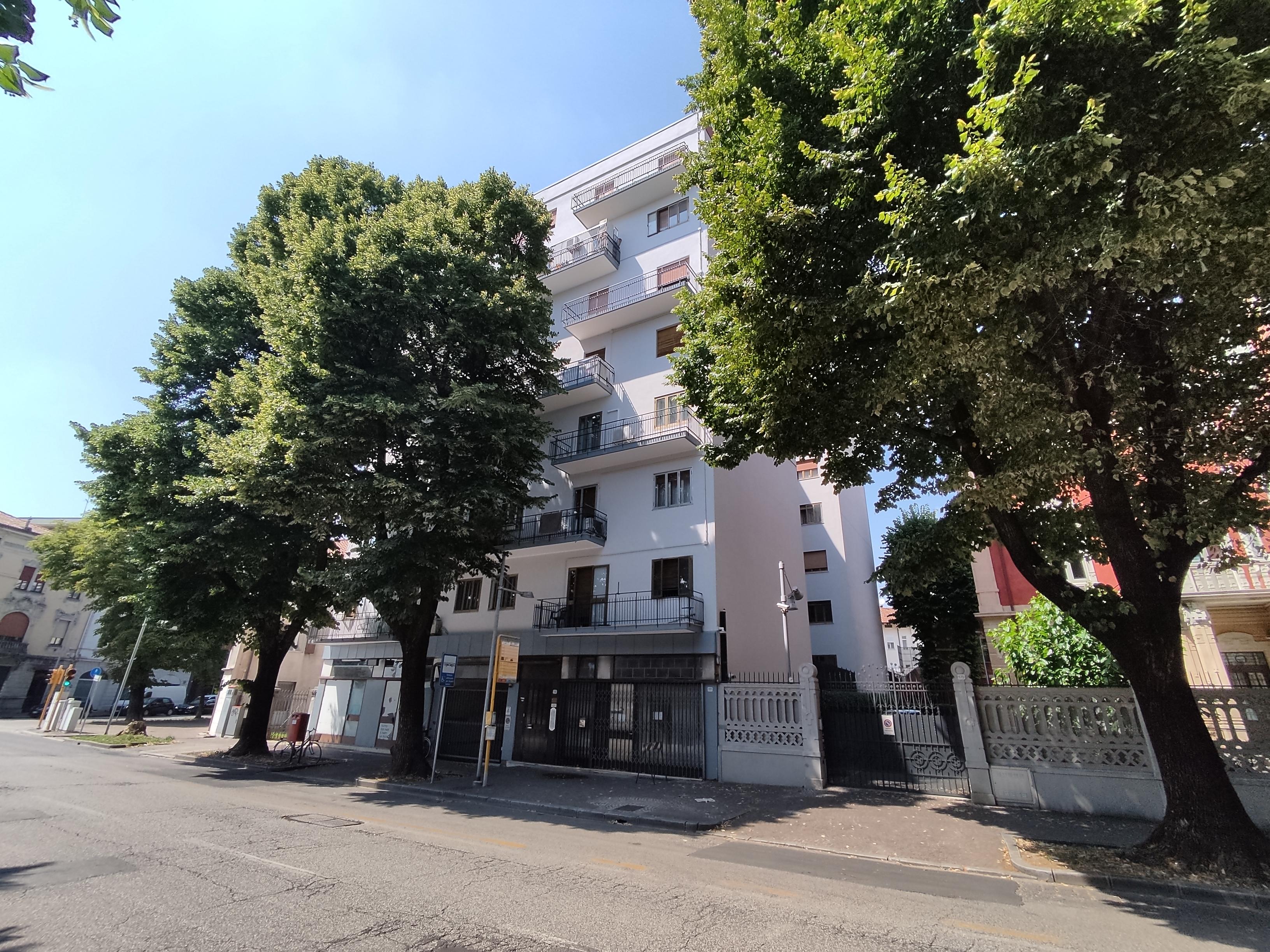 immobile appartamento all'asta in VIALE EUROPA UNITA, 179 - 33100 Udine (UD) - 1