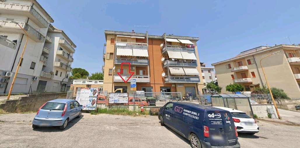 immobile attivita commerciale all'asta in Piazza d'Italia snc - 86034 Guglionesi (CB) - 1
