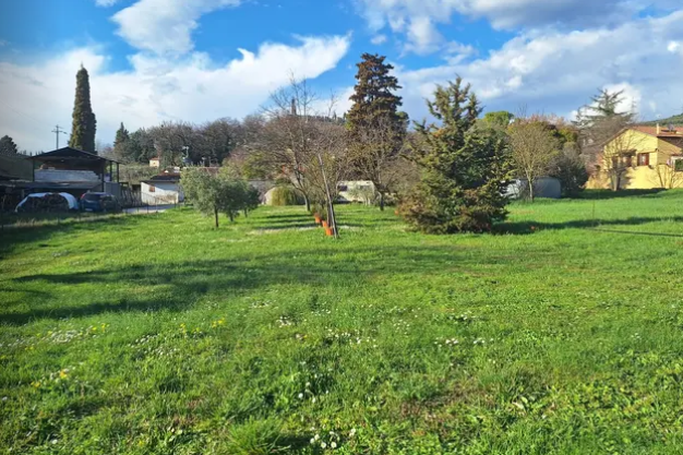 immobile terreno all'asta in via londra, n snc - 6034 Foligno (PG) - 1