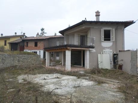 immobile appartamento all'asta in Strada del Torrazzo - Loc Momeliano Gazzola (PC) - 1