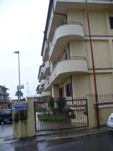 immobile attivita commerciale all'asta in Via Luigi Pirandello angolo Via Francesco Petrarca - 89851 Ionadi (VV) - 3